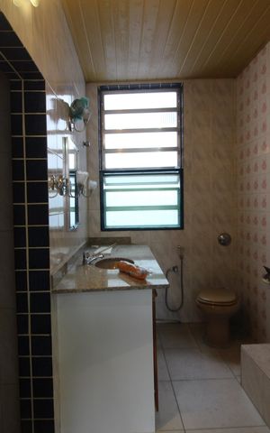 Casa de condomínio à venda com 212m², 3 quartos e 1 vagaBanheiro da Suíte