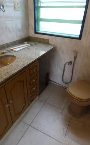Casa de condomínio à venda com 212m², 3 quartos e 1 vagaBanheiro da Suíte