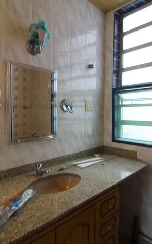 Casa de condomínio à venda com 212m², 3 quartos e 1 vagaBanheiro da Suíte