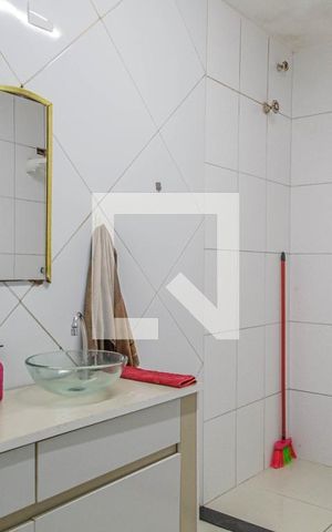 Casa à venda com 240m², 2 quartos e 1 vaga