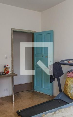 Casa à venda com 240m², 2 quartos e 1 vaga