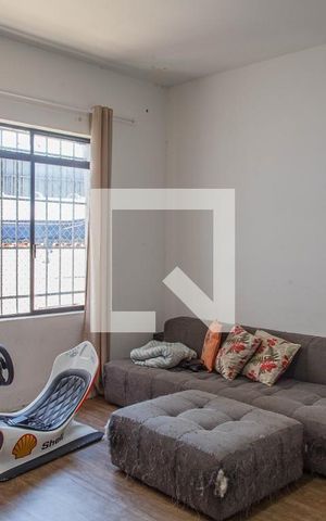 Casa à venda com 240m², 2 quartos e 1 vaga