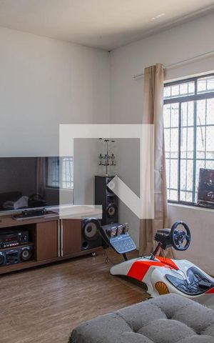 Casa à venda com 240m², 2 quartos e 1 vaga