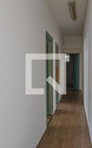 Casa à venda com 240m², 2 quartos e 1 vaga