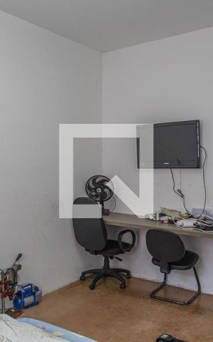 Casa à venda com 240m², 2 quartos e 1 vaga