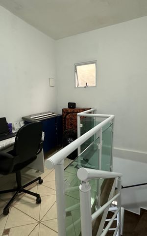 Casa para alugar com 250m², 3 quartos e 2 vagasEscritório