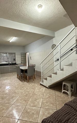 Casa para alugar com 250m², 3 quartos e 2 vagasCozinha