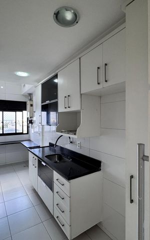 Apartamento à venda com 153m², 3 quartos e 2 vagas Apartamento à venda com 153m², 3 quartos e 2 vagasCozinha e Área de Serviço