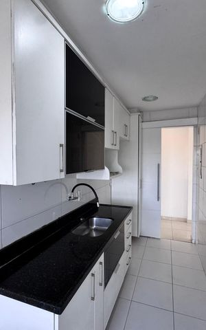 Apartamento à venda com 153m², 3 quartos e 2 vagas Apartamento à venda com 153m², 3 quartos e 2 vagasCozinha e Área de Serviço