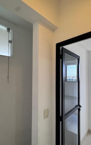 Apartamento à venda com 153m², 3 quartos e 2 vagas Apartamento à venda com 153m², 3 quartos e 2 vagasAcesso segundo andar