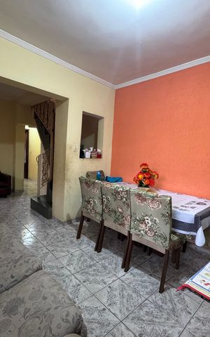 Casa à venda com 186m², 3 quartos e 2 vagas Casa à venda com 186m², 3 quartos e 2 vagasSala