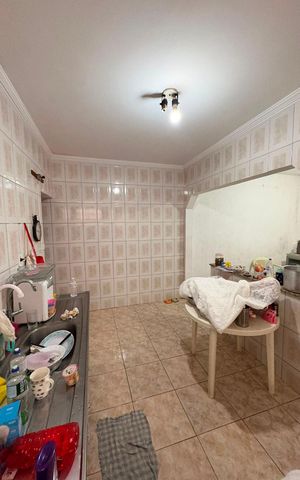 Casa à venda com 250m², 3 quartos e 1 vaga Casa à venda com 250m², 3 quartos e 1 vagaCozinha