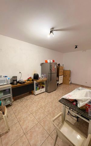 Casa à venda com 250m², 3 quartos e 1 vaga Casa à venda com 250m², 3 quartos e 1 vagaCozinha