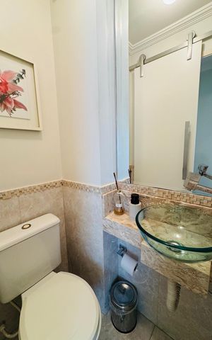 Apartamento à venda com 104m², 3 quartos e 2 vagas Apartamento à venda com 104m², 3 quartos e 2 vagasBanheiro