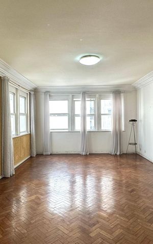 Apartamento à venda com 194m², 3 quartos e 1 vaga Apartamento à venda com 194m², 3 quartos e 1 vagaSala