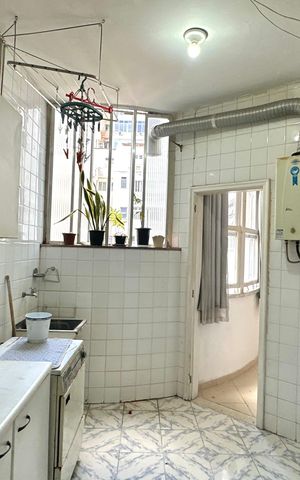 Apartamento à venda com 194m², 3 quartos e 1 vaga Apartamento à venda com 194m², 3 quartos e 1 vagaÁrea de serviço