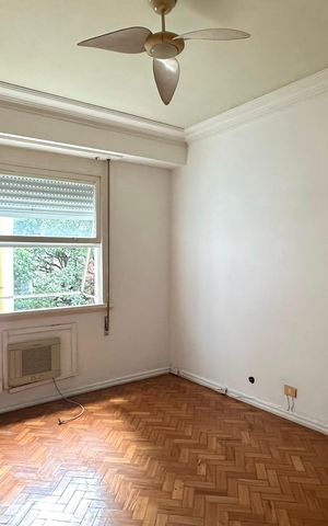 Apartamento à venda com 194m², 3 quartos e 1 vaga Apartamento à venda com 194m², 3 quartos e 1 vagaSuíte