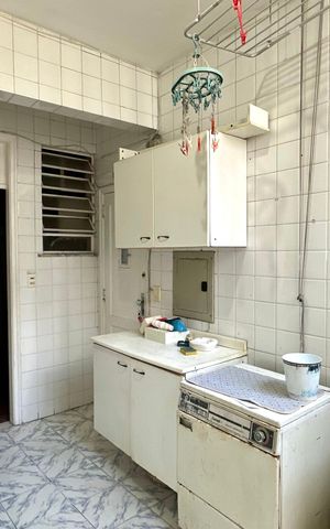 Apartamento à venda com 194m², 3 quartos e 1 vaga Apartamento à venda com 194m², 3 quartos e 1 vagaÁrea de serviço