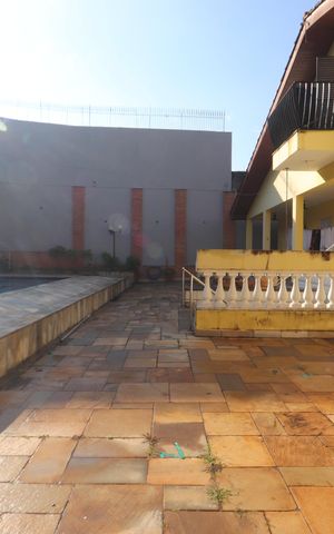 Casa para alugar com 630m², 3 quartos e 8 vagasPiscina