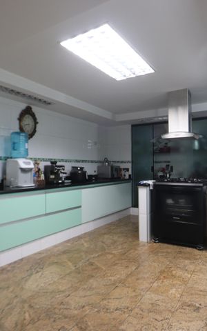 Casa para alugar com 630m², 3 quartos e 8 vagasCozinha