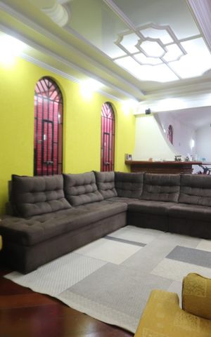Casa para alugar com 630m², 3 quartos e 8 vagasSala de TV