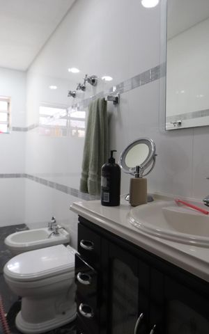 Casa para alugar com 630m², 3 quartos e 8 vagasBanheiro Social