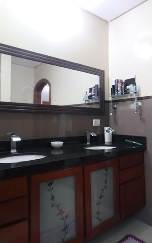Casa para alugar com 630m², 3 quartos e 8 vagasBanheiro da Suíte Master
