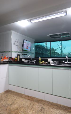 Casa para alugar com 630m², 3 quartos e 8 vagasCozinha