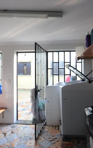 Casa para alugar com 630m², 3 quartos e 8 vagasLavanderia