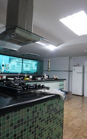 Casa para alugar com 630m², 3 quartos e 8 vagasCozinha