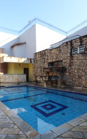 Casa para alugar com 630m², 3 quartos e 8 vagasPiscina
