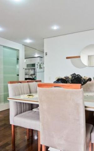 Apartamento à venda com 90m², 2 quartos e 1 vaga Apartamento à venda com 90m², 2 quartos e 1 vagaSala