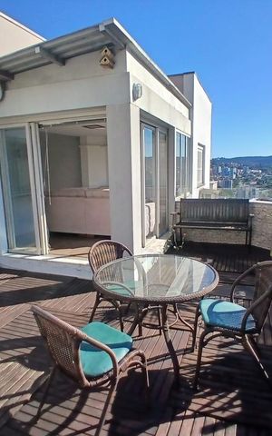 Apartamento à venda com 145m², 2 quartos e 1 vaga Apartamento à venda com 145m², 2 quartos e 1 vagaVaranda