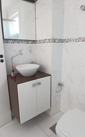 Apartamento à venda com 145m², 2 quartos e 1 vaga Apartamento à venda com 145m², 2 quartos e 1 vagaBanheiro