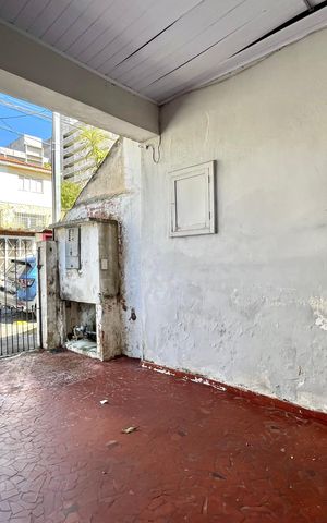 Casa à venda com 220m², 6 quartos e 1 vaga Casa à venda com 220m², 6 quartos e 1 vagaGaragem