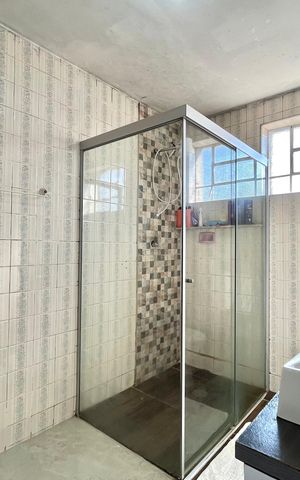 Casa à venda com 220m², 6 quartos e 1 vaga Casa à venda com 220m², 6 quartos e 1 vagaBanheiro Casa 2