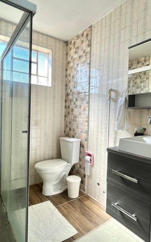 Casa à venda com 220m², 6 quartos e 1 vaga Casa à venda com 220m², 6 quartos e 1 vagaBanheiro Casa 2