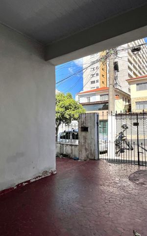 Casa à venda com 220m², 6 quartos e 1 vaga Casa à venda com 220m², 6 quartos e 1 vagaGaragem