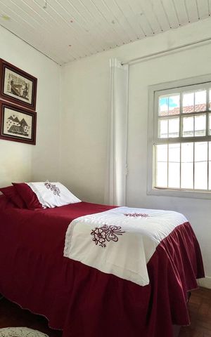 Casa à venda com 220m², 6 quartos e 1 vaga Casa à venda com 220m², 6 quartos e 1 vagaQuarto 2 Casa 1