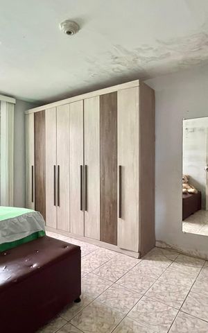 Casa à venda com 220m², 6 quartos e 1 vaga Casa à venda com 220m², 6 quartos e 1 vagaQuarto 1 Casa 2