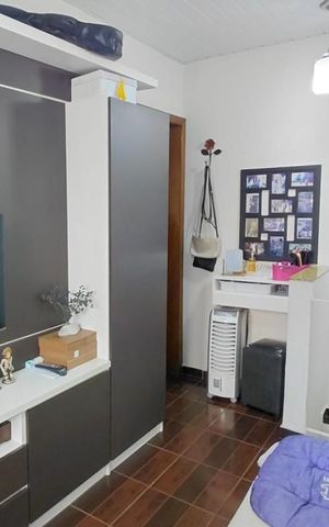 Casa à venda com 230m², 6 quartos e 2 vagas Casa à venda com 230m², 6 quartos e 2 vagasQuarto 6