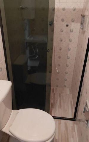 Casa à venda com 230m², 6 quartos e 2 vagas Casa à venda com 230m², 6 quartos e 2 vagasBanheiro 2