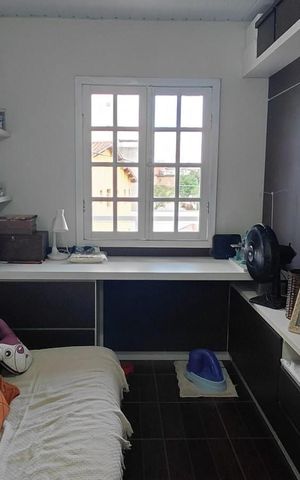 Casa à venda com 230m², 6 quartos e 2 vagas Casa à venda com 230m², 6 quartos e 2 vagasQuarto 6