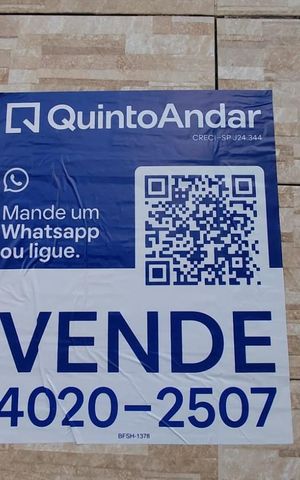 Casa à venda com 230m², 6 quartos e 2 vagas Casa à venda com 230m², 6 quartos e 2 vagasFachada