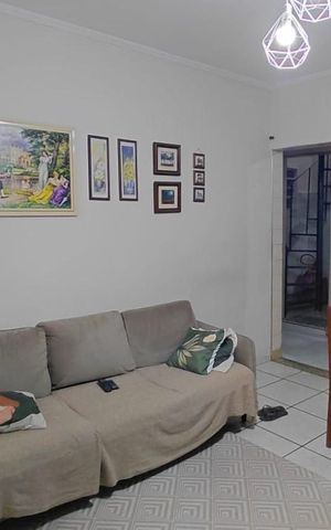 Casa à venda com 230m², 6 quartos e 2 vagas Casa à venda com 230m², 6 quartos e 2 vagasSala