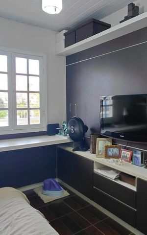 Casa à venda com 230m², 6 quartos e 2 vagas Casa à venda com 230m², 6 quartos e 2 vagasQuarto 6