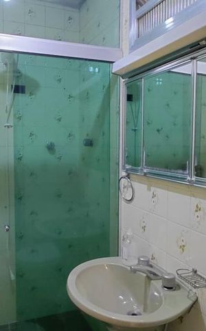 Casa à venda com 230m², 6 quartos e 2 vagas Casa à venda com 230m², 6 quartos e 2 vagasBanheiro 1