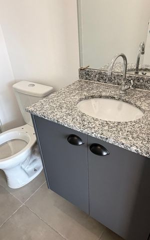 Studio para alugar com 25m², 1 quarto e 1 vaga Studio para alugar com 25m², 1 quarto e 1 vagaBanheiro