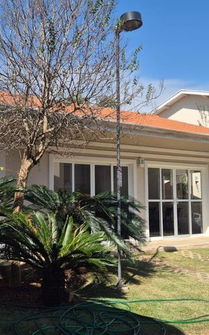 Casa de condomínio à venda com 120m², 3 quartos e 3 vagas Casa de condomínio à venda com 120m², 3 quartos e 3 vagasFachada