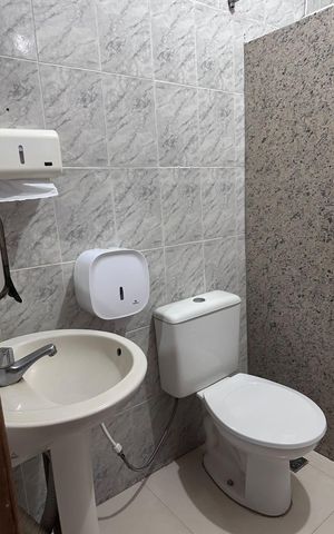 Casa de condomínio para alugar com 100m², 2 quartos e 2 vagas Casa de condomínio para alugar com 100m², 2 quartos e 2 vagasBanheiro